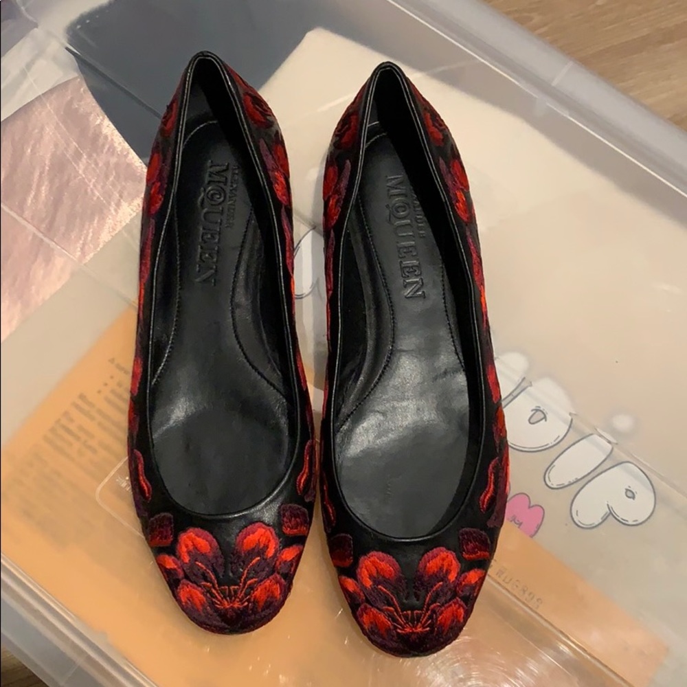 Alexander McQueen floral embellished leather flats